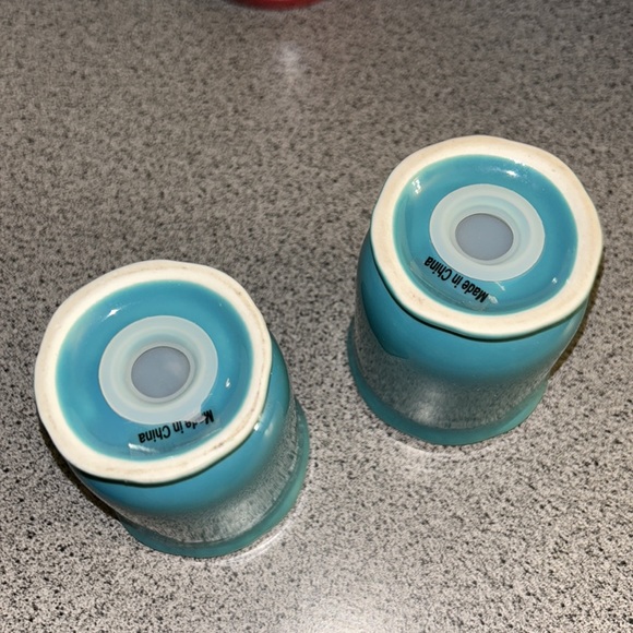 Pioneer Woman Salt and Pepper shakers with floral print top - Picture 5 of 8